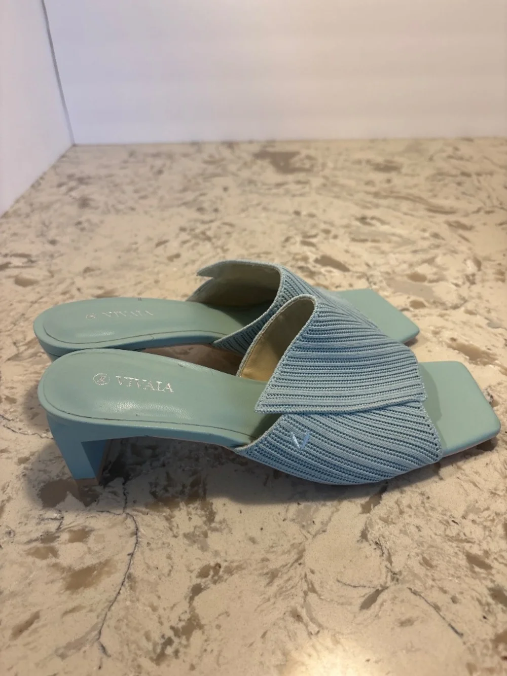Women’s Vivaia Light Jade Sandals Knit Upper Block Heel Sz 39